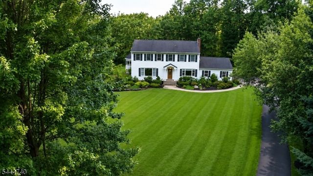 9 Francis Ln, Chester Twp., NJ 07930