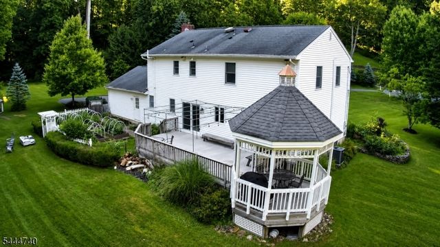9 Francis Ln, Chester Twp., NJ 07930