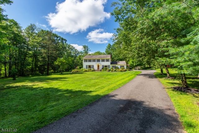 9 Francis Ln, Chester Twp., NJ 07930