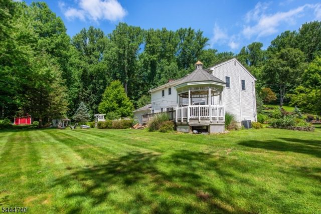 9 Francis Ln, Chester Twp., NJ 07930