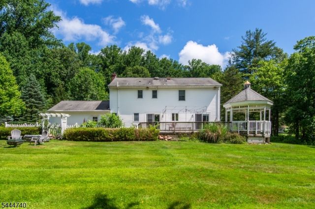 9 Francis Ln, Chester Twp., NJ 07930