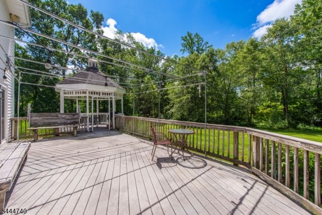 9 Francis Ln, Chester Twp., NJ 07930