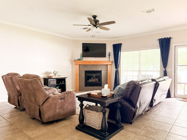 303 Lcr 911, Jewett, TX 75846