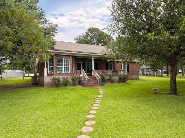 303 Lcr 911, Jewett, TX 75846