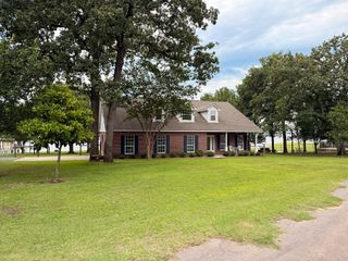 303 Lcr 911, Jewett, TX 75846