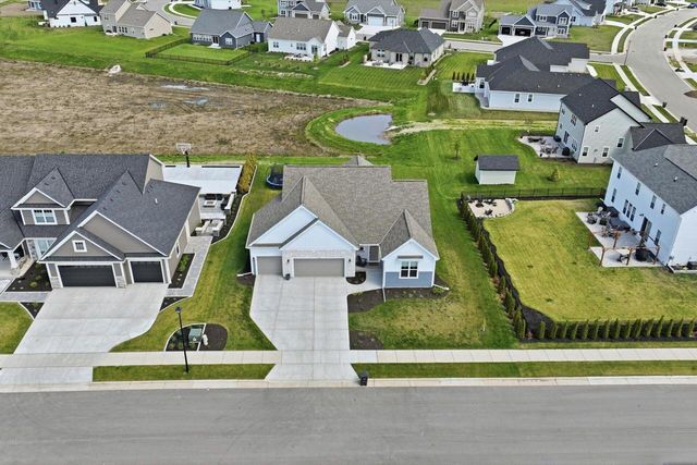 1242 Green Tree DRIVE, Oconomowoc, WI 53066