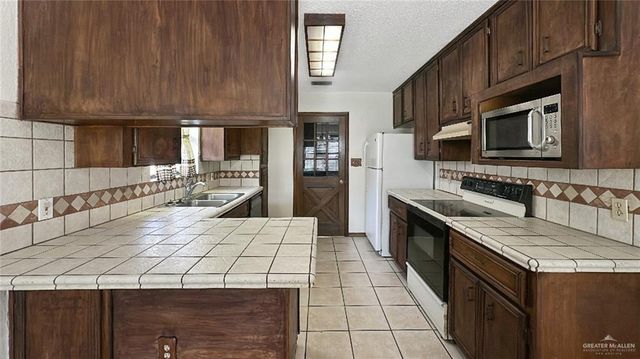 3021 Hummingbird Avenue, Mcallen, TX 78504