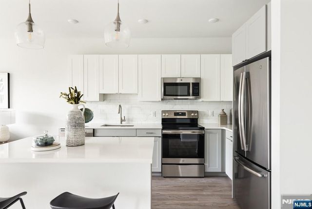 15 W Johnson Avenue 304, Bergenfield, NJ 07621