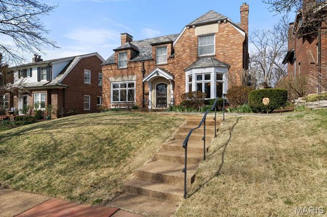 585 Stratford Avenue, University City, MO 63130