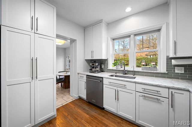 585 Stratford Avenue, University City, MO 63130