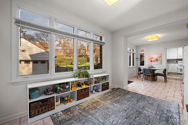 585 Stratford Avenue, University City, MO 63130