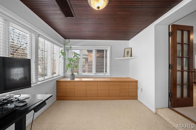 585 Stratford Avenue, University City, MO 63130