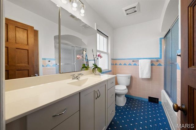 585 Stratford Avenue, University City, MO 63130