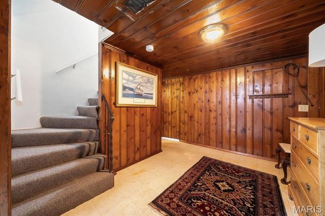 585 Stratford Avenue, University City, MO 63130