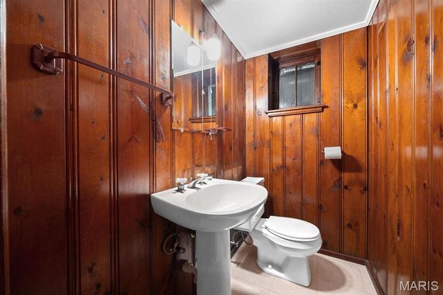 585 Stratford Avenue, University City, MO 63130