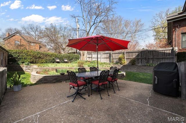 585 Stratford Avenue, University City, MO 63130