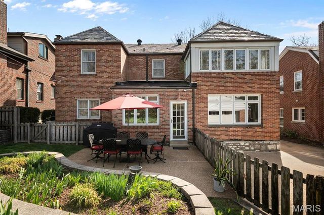 585 Stratford Avenue, University City, MO 63130