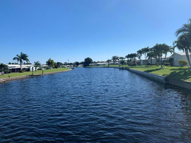 1113 Lake Terrace, Boynton Beach, FL 33426