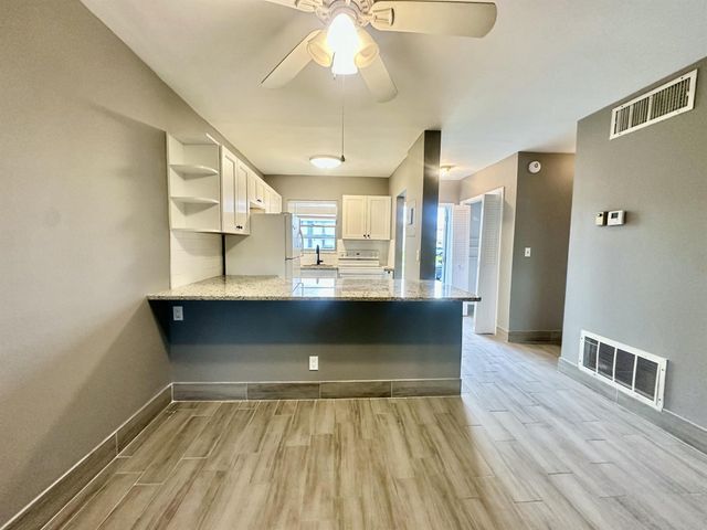 1113 Lake Terrace, Boynton Beach, FL 33426