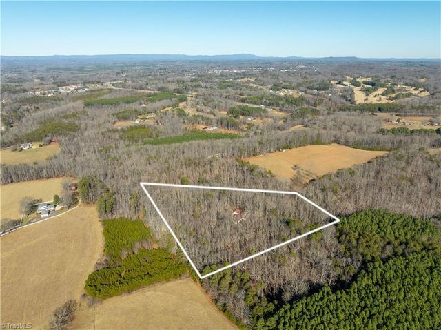 273 Olde Pilot Trail, Pilot Mountain, NC 27041