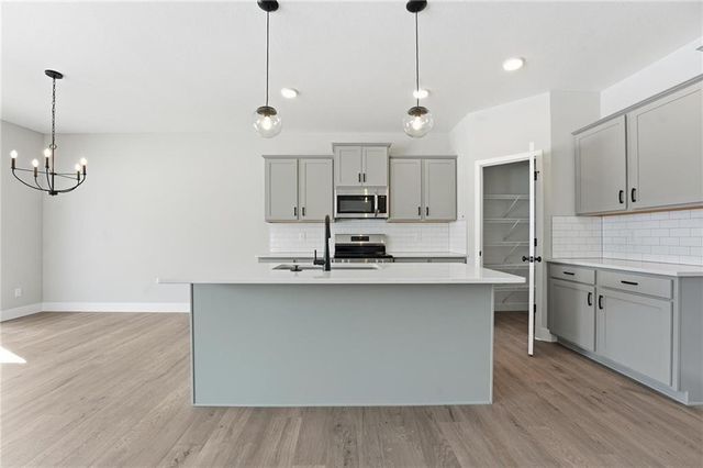 3017 NW 95th Terrace, Kansas City, MO 64154