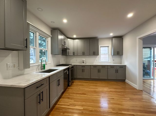 31 Francis Ave 0, Quincy, MA 02169