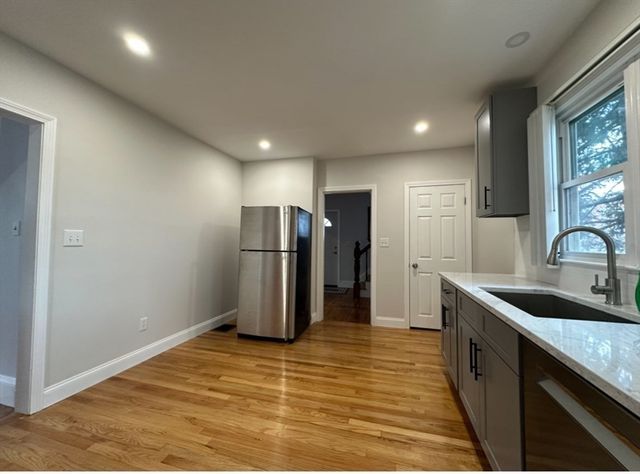 31 Francis Ave 0, Quincy, MA 02169