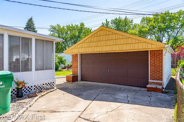 24815 Beck Avenue, Eastpointe, MI 48021