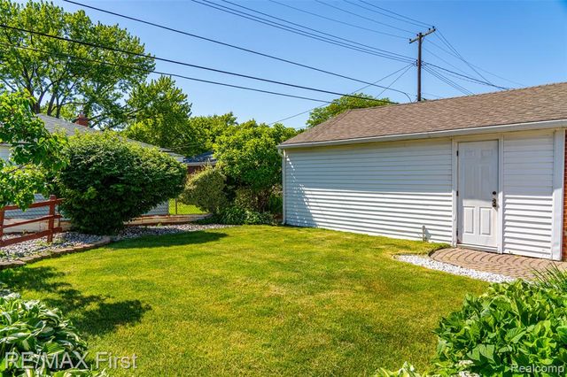 24815 Beck Avenue, Eastpointe, MI 48021