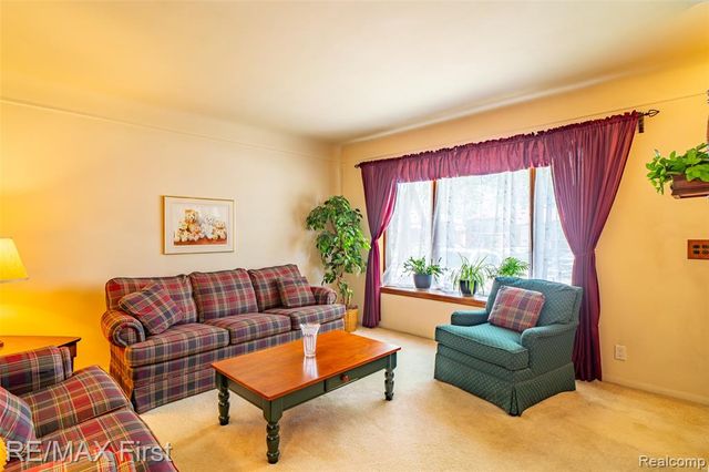 24815 Beck Avenue, Eastpointe, MI 48021
