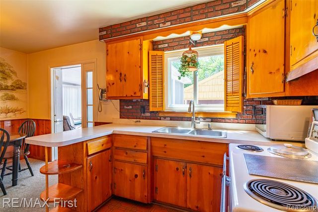 24815 Beck Avenue, Eastpointe, MI 48021