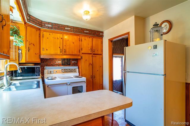 24815 Beck Avenue, Eastpointe, MI 48021