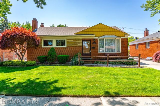24815 Beck Avenue, Eastpointe, MI 48021