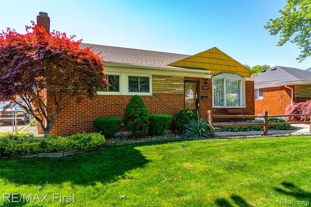 24815 Beck Avenue, Eastpointe, MI 48021