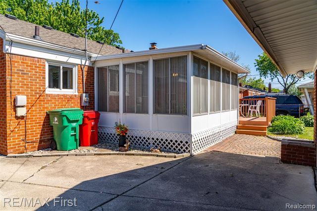 24815 Beck Avenue, Eastpointe, MI 48021
