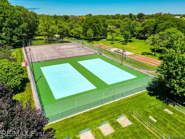 24815 Beck Avenue, Eastpointe, MI 48021