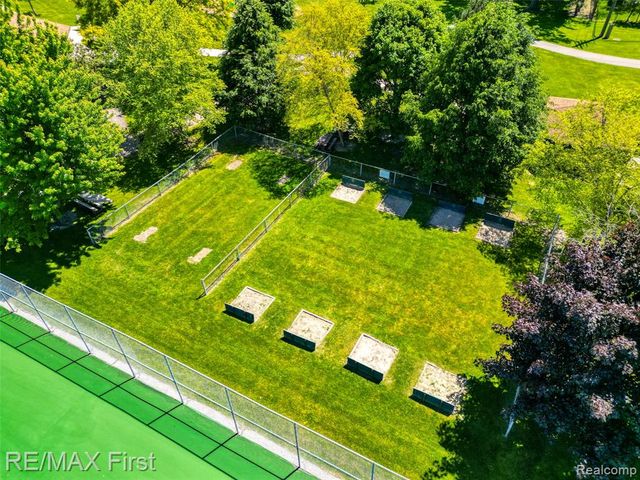 24815 Beck Avenue, Eastpointe, MI 48021