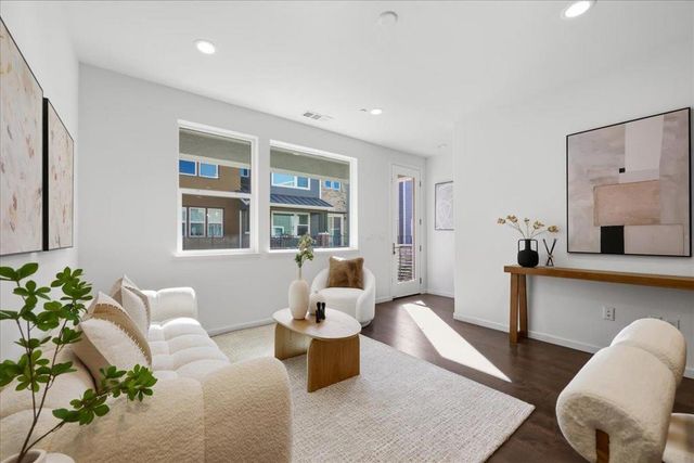 381 Charles Morris Terrace, Sunnyvale, CA 94085