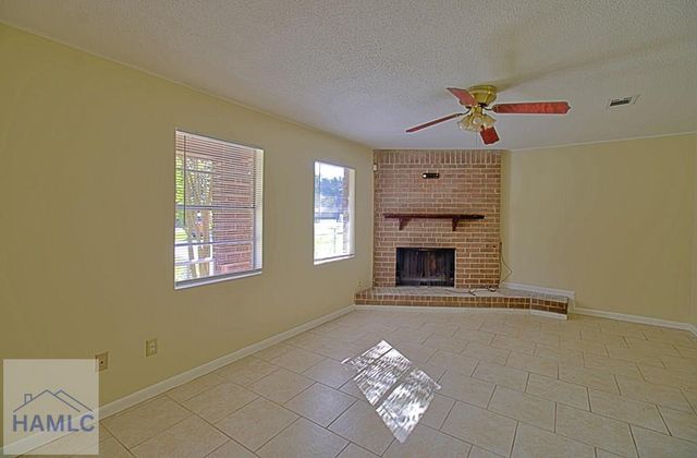 1040 Charles C. Frasier Boulevard, Hinesville, GA 31313