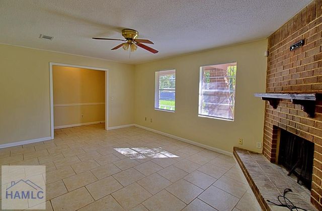 1040 Charles C. Frasier Boulevard, Hinesville, GA 31313