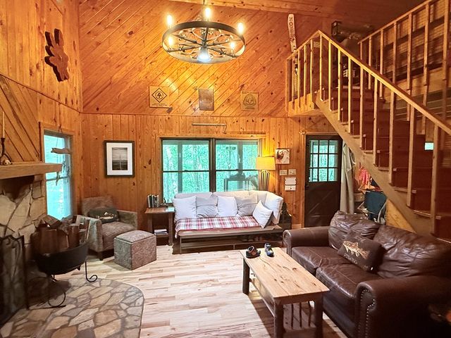 1096 Mount Tabor Road, Nantahala, NC 28781