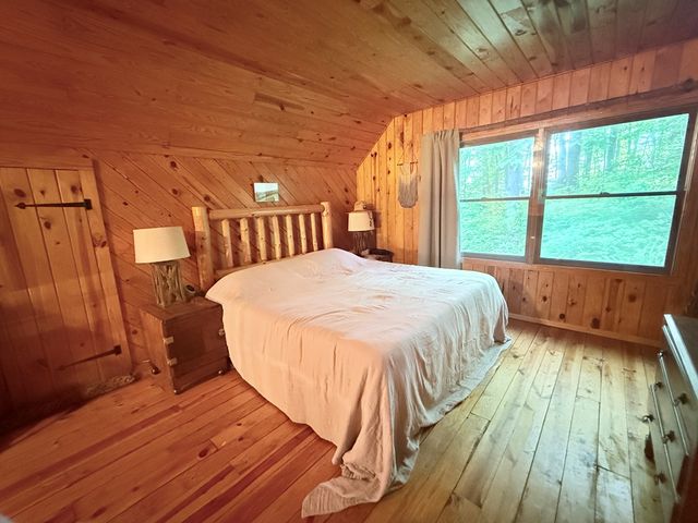 1096 Mount Tabor Road, Nantahala, NC 28781