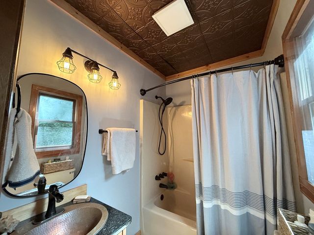 1096 Mount Tabor Road, Nantahala, NC 28781