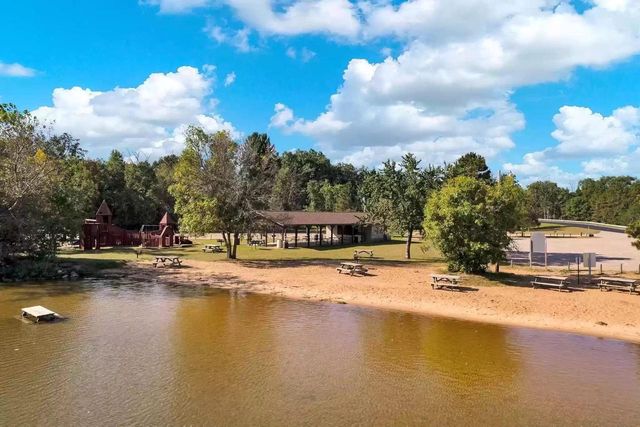 429 Duffers Trail, Nekoosa, WI 54457