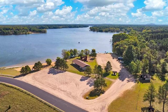 429 Duffers Trail, Nekoosa, WI 54457