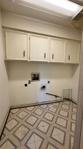 3018 Apple Valley Drive, Garland, TX 75043