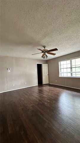 3018 Apple Valley Drive, Garland, TX 75043