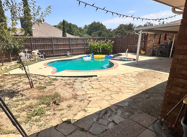 3018 Apple Valley Drive, Garland, TX 75043