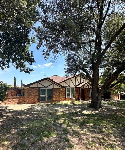 3018 Apple Valley Drive, Garland, TX 75043