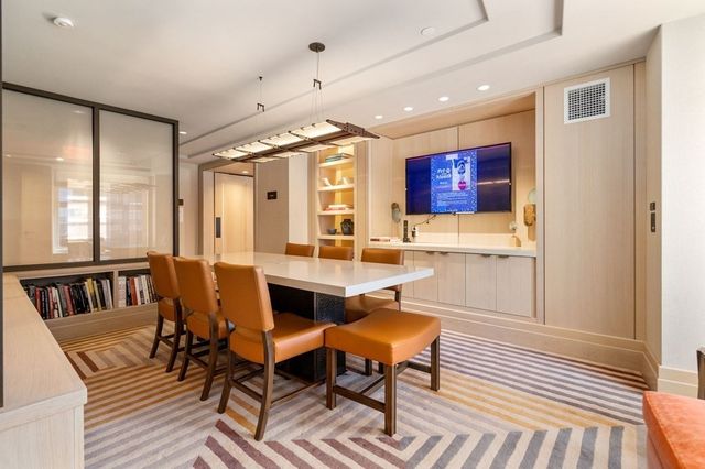 100 Lovejoy Wharf 5H, Boston, MA 02205